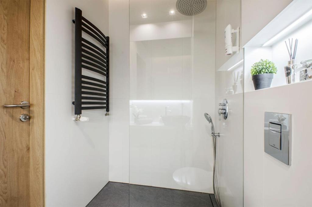 Lupoapartments Ilumino Centrum Parking Dostęp Na Kod Apartament *